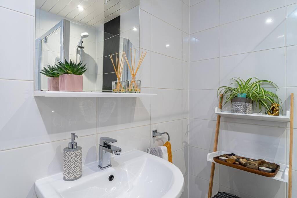 Stylish City Pad With Free Private Parking Glasgow Extérieur photo